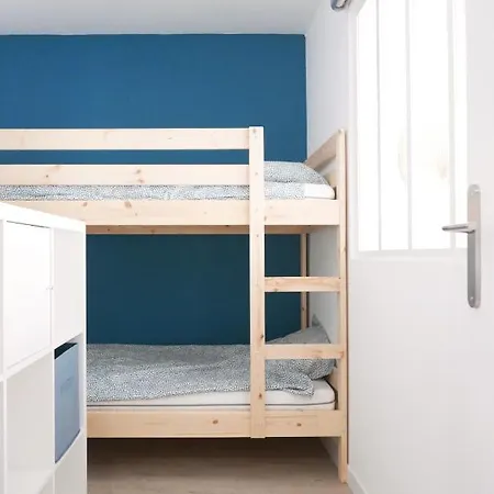 Appartement Azur - 2 Chambres, Balcon, Bord De Mer, Wifi, Climatise Et Parking Prive