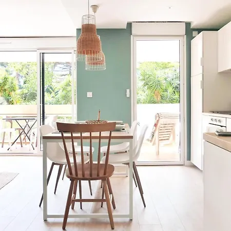 Appartement Azur - 2 Chambres, Balcon, Bord De Mer, Wifi, Climatise Et Parking Prive Bandol