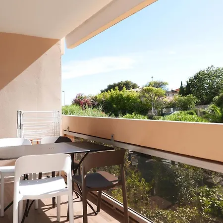 Apartment Azur - 2 Chambres, Balcon, Bord De Mer, Wifi, Climatise Et Parking Prive *