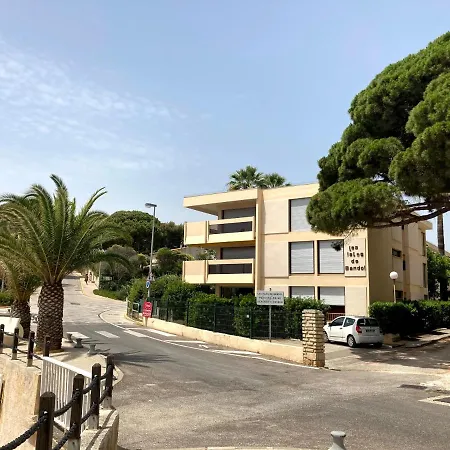 Azur - 2 Chambres, Balcon, Bord De Mer, Wifi, Climatise Et Parking Prive Appartement