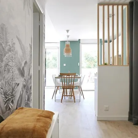 Azur - 2 Chambres, Balcon, Bord De Mer, Wifi, Climatise Et Parking Prive Bandol