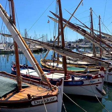Azur - 2 Chambres, Balcon, Bord De Mer, Wifi, Climatise Et Parking Prive Bandol